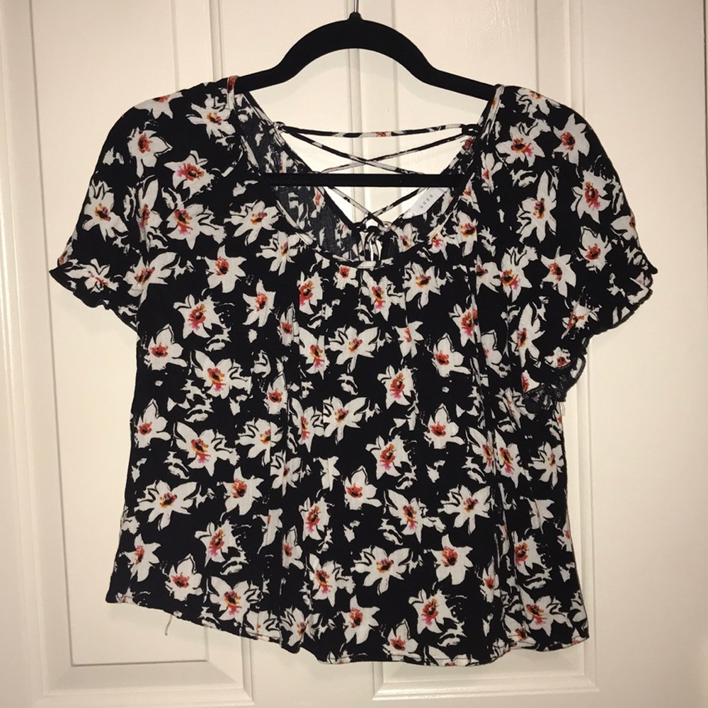 Black floral crop top